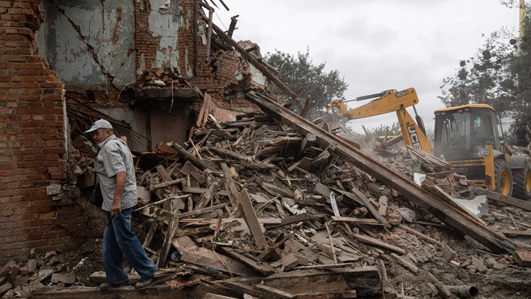 Russian attacks strike several areas of Ukraine