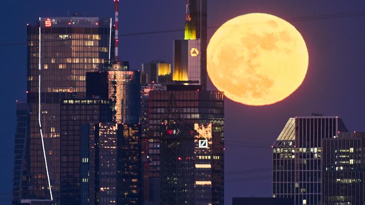 Two moon events combine this Sunday for rare sky show