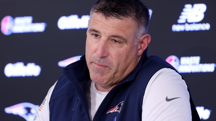 Patriots coach Mike Vrabel will miss Day 3 of the NFL draft, seek counseling after release of photos with Dianna Russini