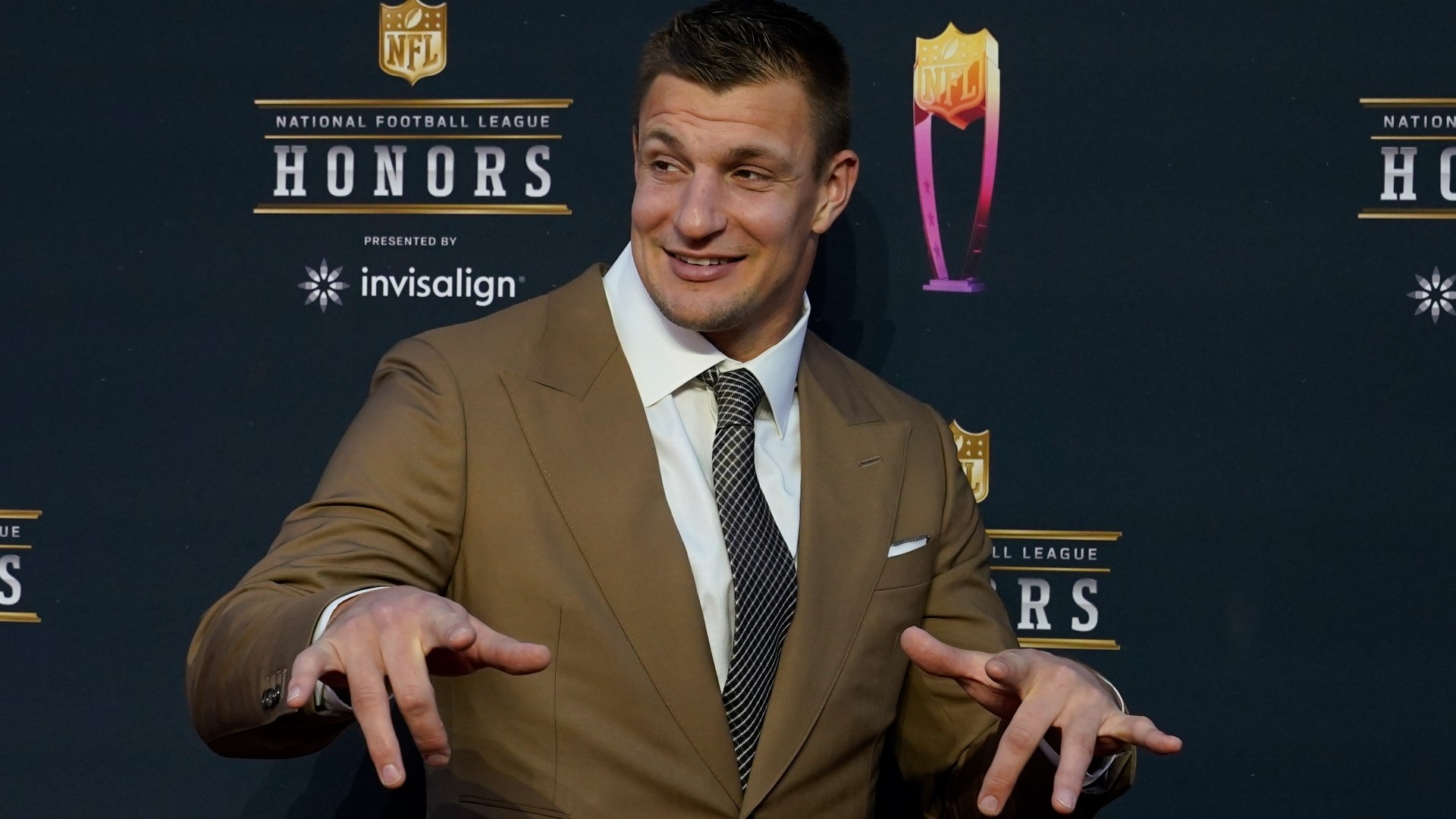 Rob Gronkowski will do field goal during FanDuel Super Bowl ad again