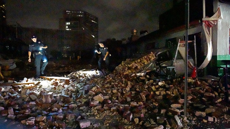 New Orleans blacked out as Ida floods Louisiana, Mississippi