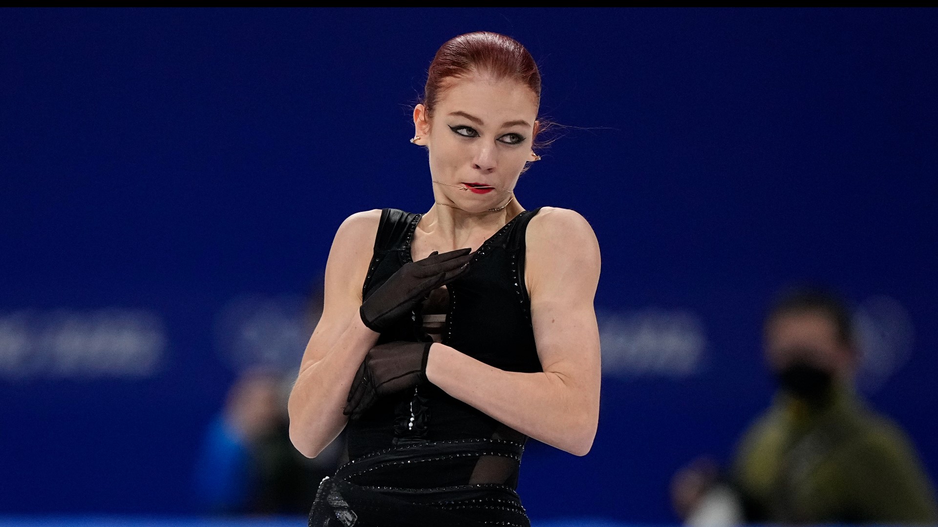 Alexandra Trusova hits 5 quad jumps, angry about silver medal