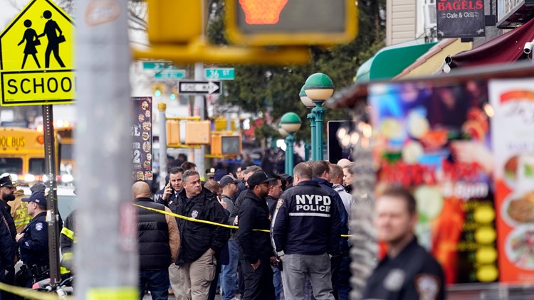 5 shot, unexploded devices found at NYC train station