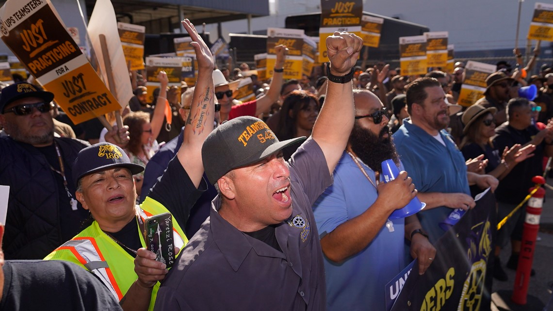 UPS workers approve 5-year contract in union vote, Teamsters says - Vimarsana News