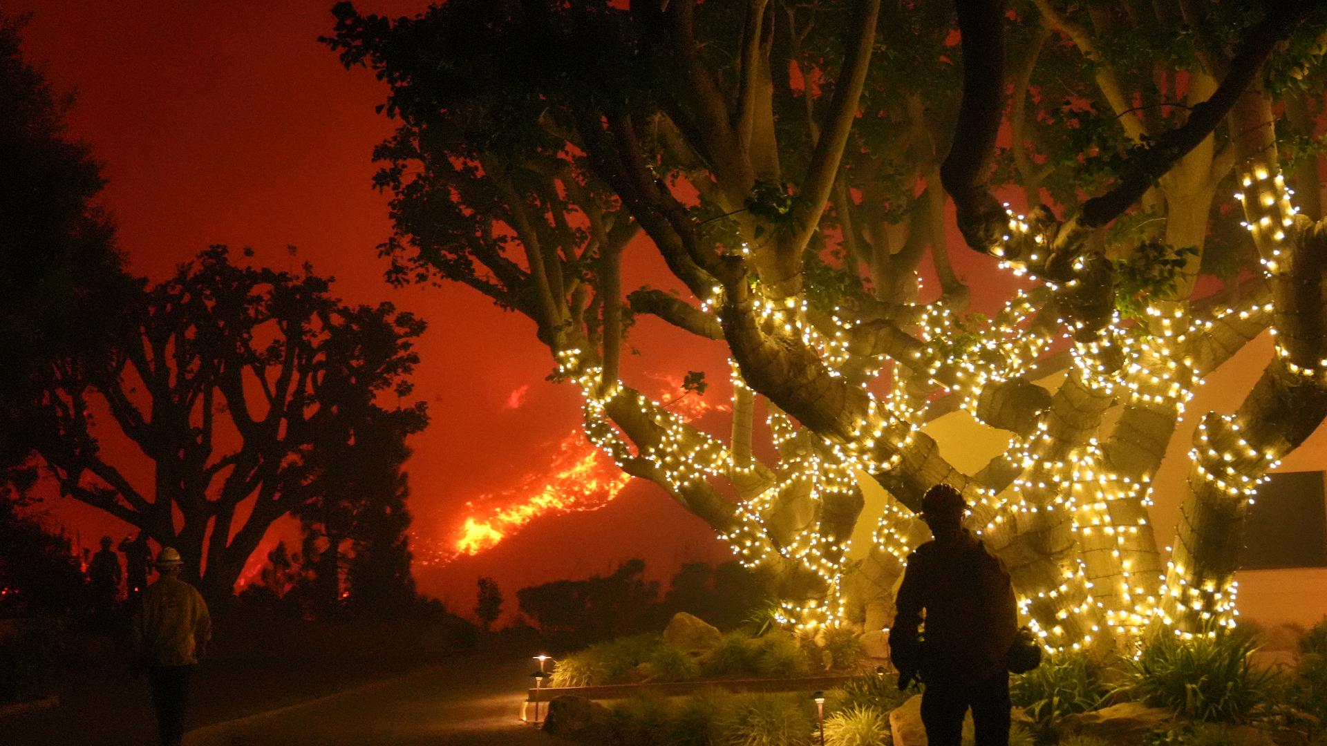 Wildfire in California threatens Malibu, Pepperdine University 