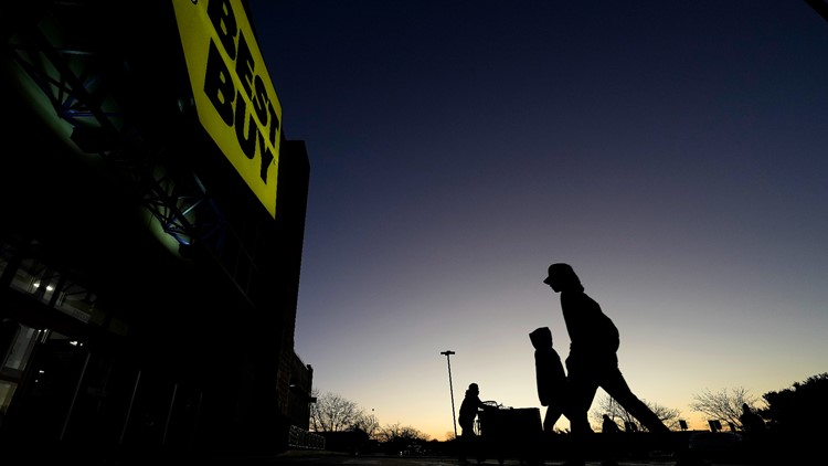 An inflation measure watched by the Fed eases to 5.5%