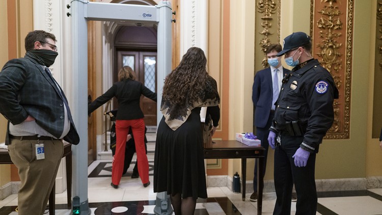 GOP lawmaker with gun sets off House chamber metal detector GOP lawmaker with gun sets off House chamber metal detector