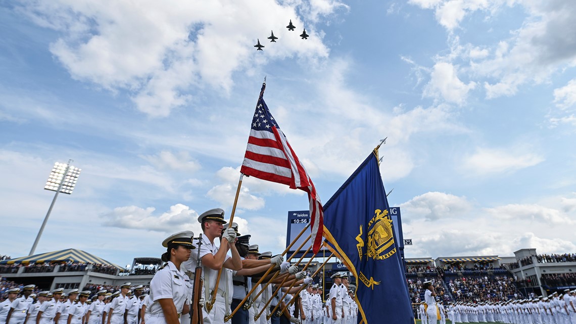 Remembering 9/11: Yankees, Mets Honor First Responders At Subway Series  Game - CBS New York