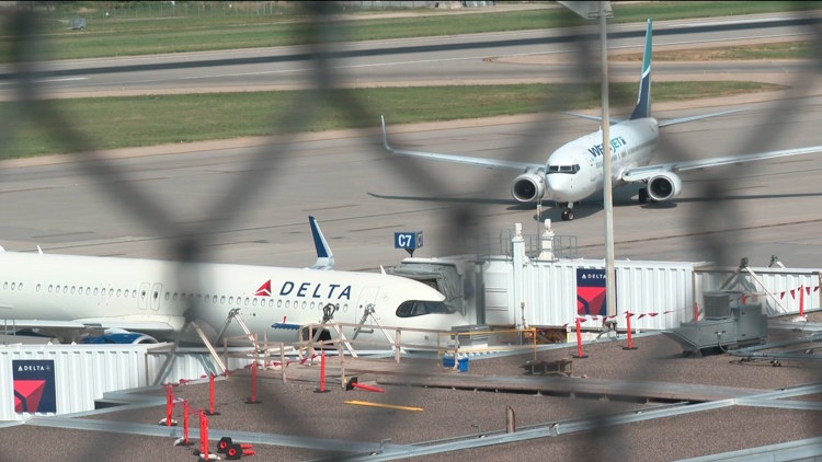Power failure appears to be culprit behind FAA outage but a cybersecurity expert says it exposed a problem