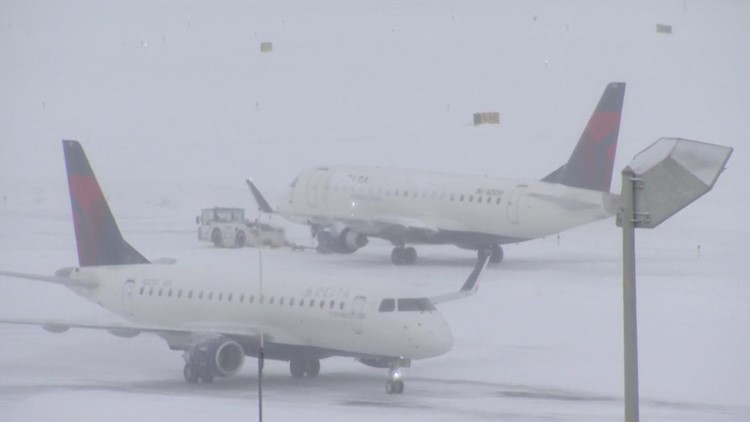 Winter storm leaves hundreds stranded at MSP after runway closure