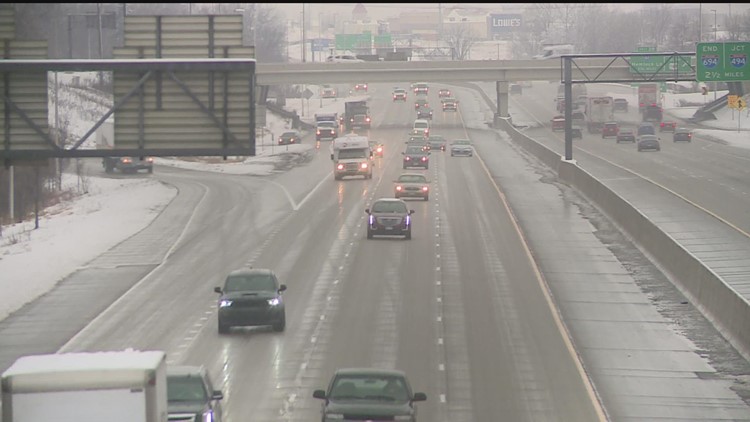 Icy roads, falling snow slows commutes on Thursday