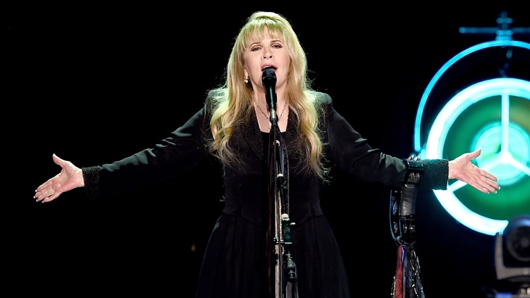Rock and Roll Hall of Famer Stevie Nicks returning to Minnesota this summer