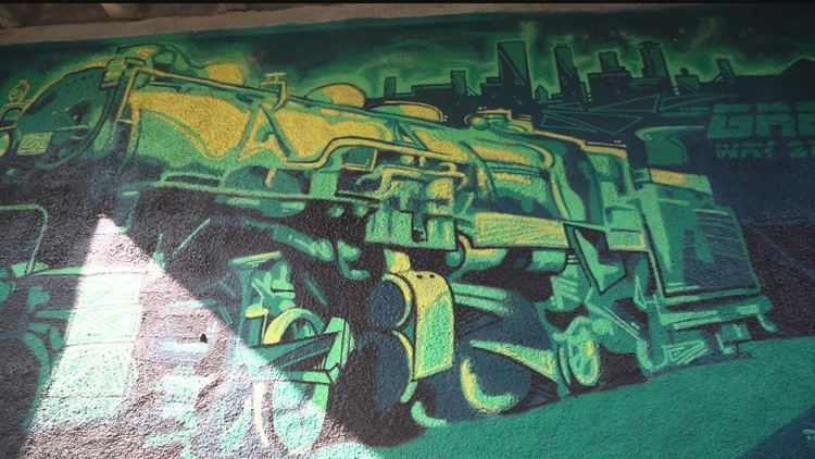 Lake Street murals help beautify the community, deter graffiti