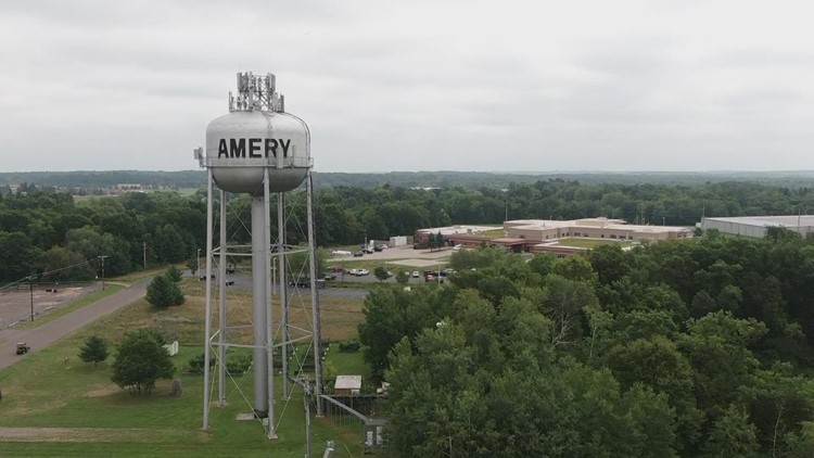 80-year-old dies while crossing street in Amery