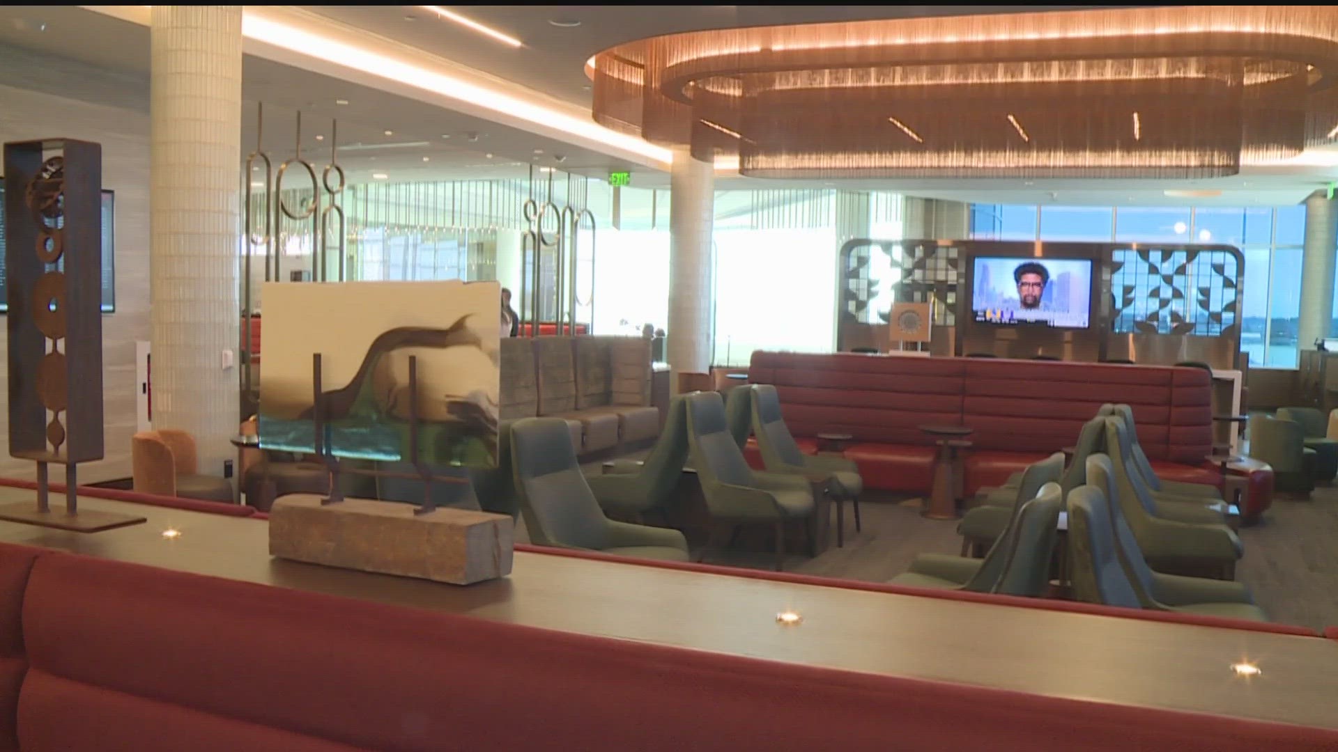 Delta's third lounge (the largest at MSP) has seating for 450 visitors, open-air spaces and features recipes from local chef Justin Sutherland.