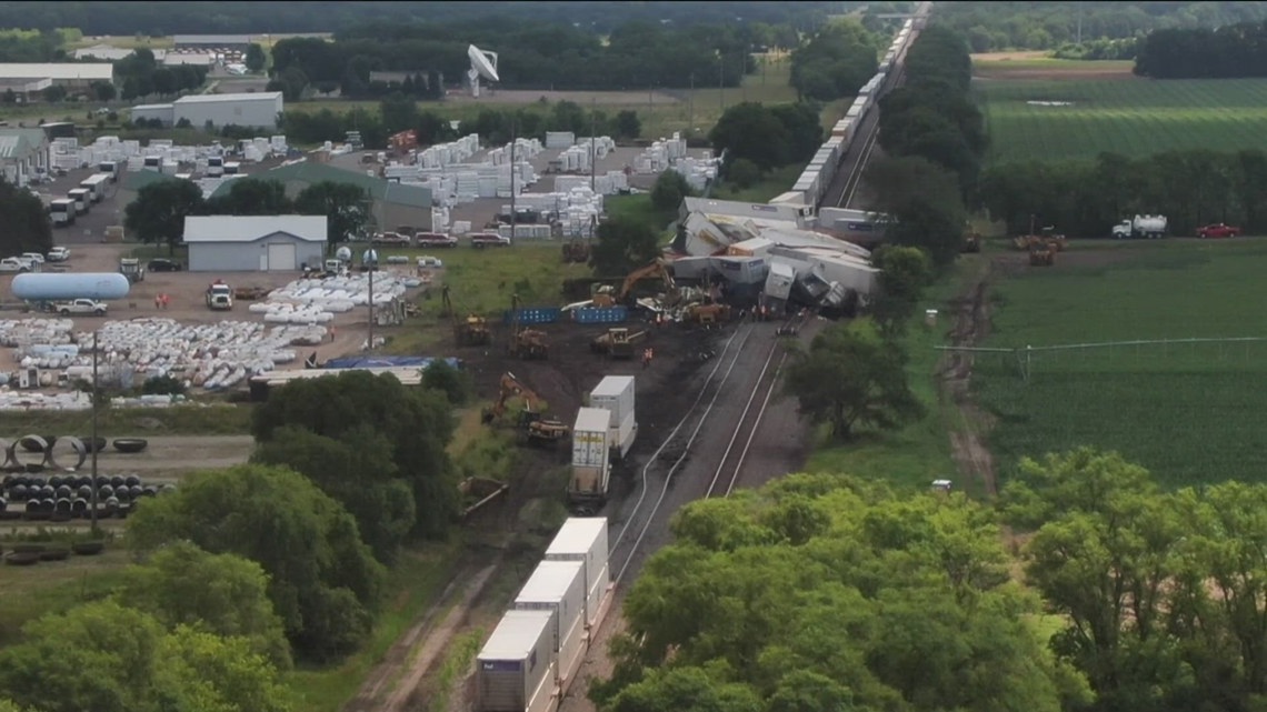 Crews cleaning up after train derails in Big Lake | wqad.com