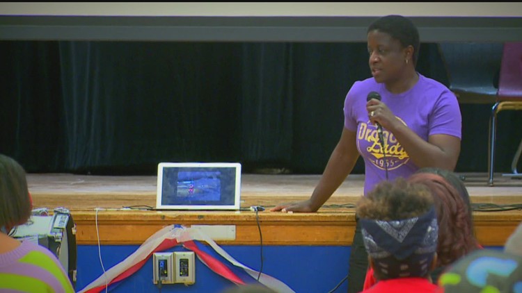Merryl Tengesdal, world’s first and only Black woman U-2 pilot, visits St. Paul students