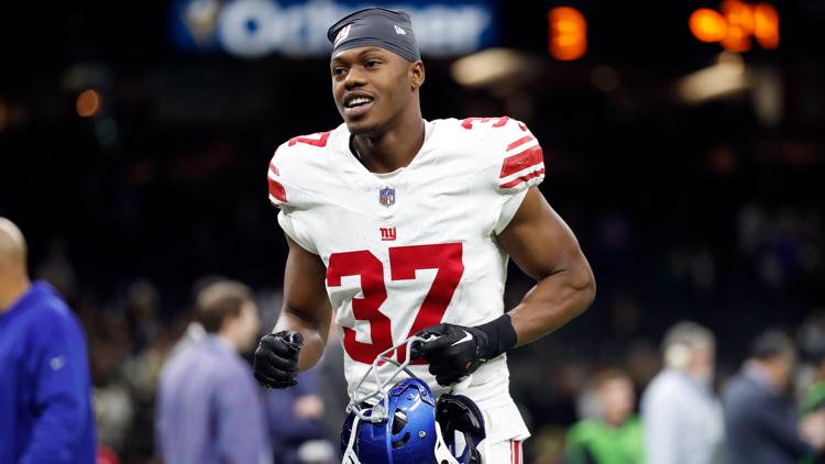 Vikings sign cornerback Tre Hawkins III