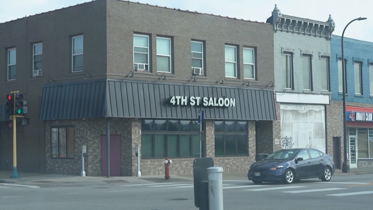 4 people, 2 of them pregnant, shot outside of Minneapolis bar, police say