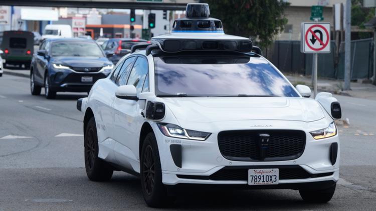 Minneapolis leaders introduce Autonomous Vehicle Registration ahead of Waymo launch