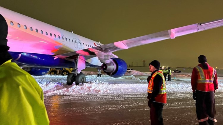'A little bump at the end': Passengers react to airplane skidding into snow
