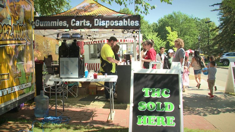 THC vendors cash in on State Fair crowds outside of gates
