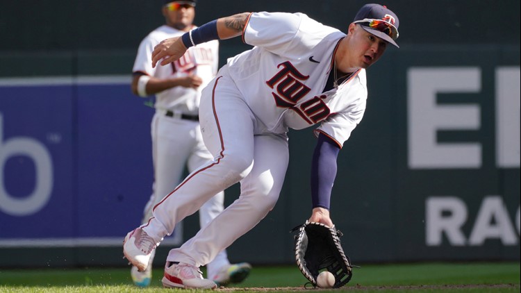 Angels top Twins 10-3