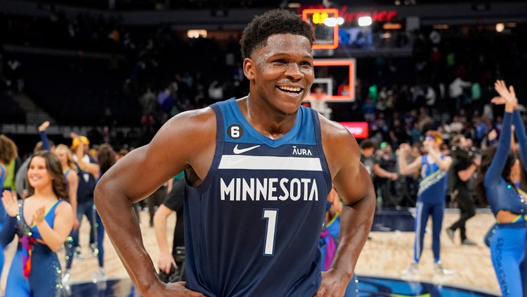 Edwards scores 32 to lead Wolves to win over Blazers
