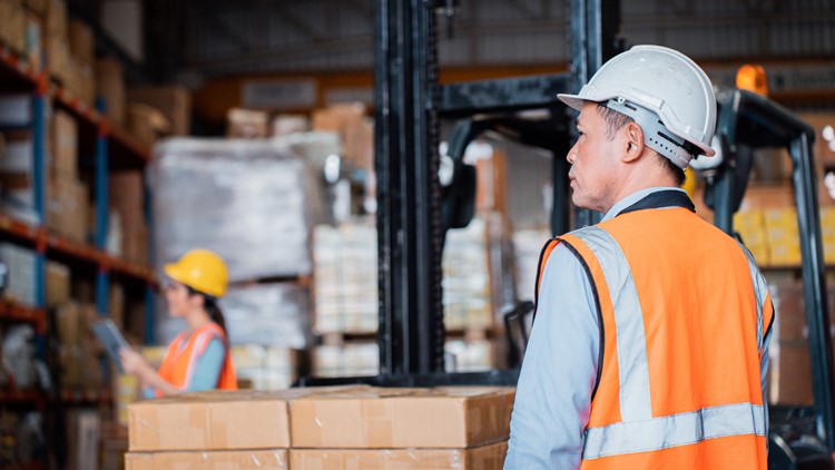 August jobs numbers are lower than July, but economists say jobs market is still strong