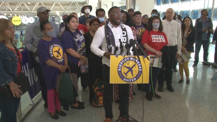 Airport workers press for affordable health care