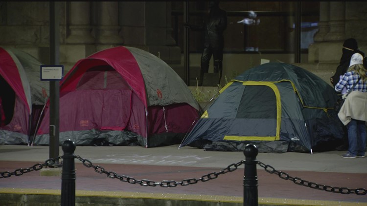 Activists set up camp outside Minneapolis City Hall to protest encampment clear-out