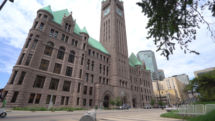 Minneapolis City Council unanimously passes dress code ordinance