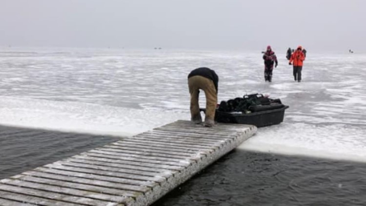 Sheriff: 200 people rescued from ice on Upper Red Lake