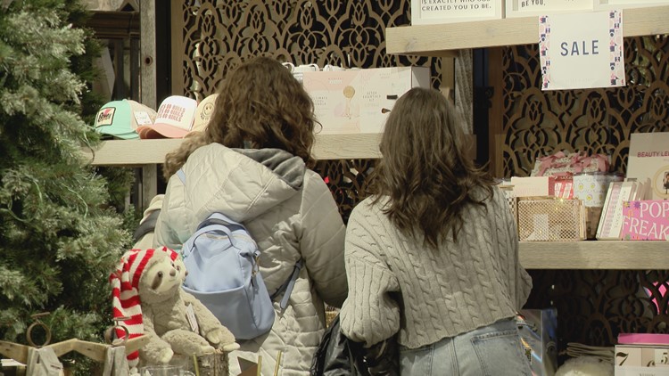 Ahead of winter storm, final holiday shopping gets a little more urgent