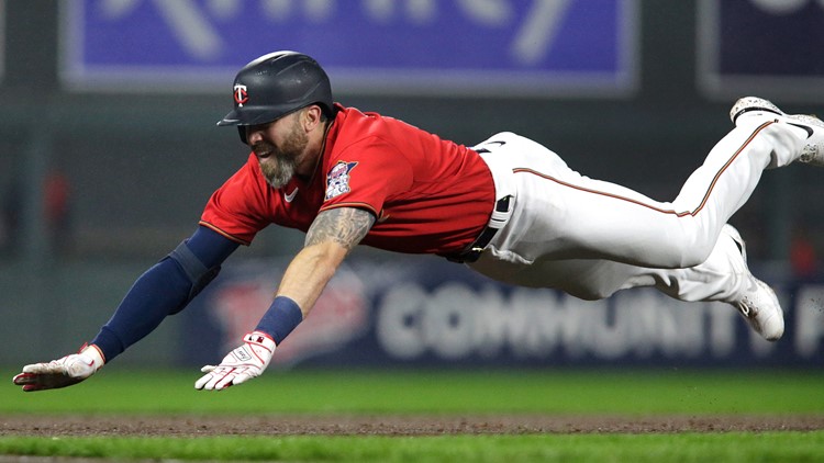 Sánchez homers, drives in 4 as Twins beat Angels 8-4