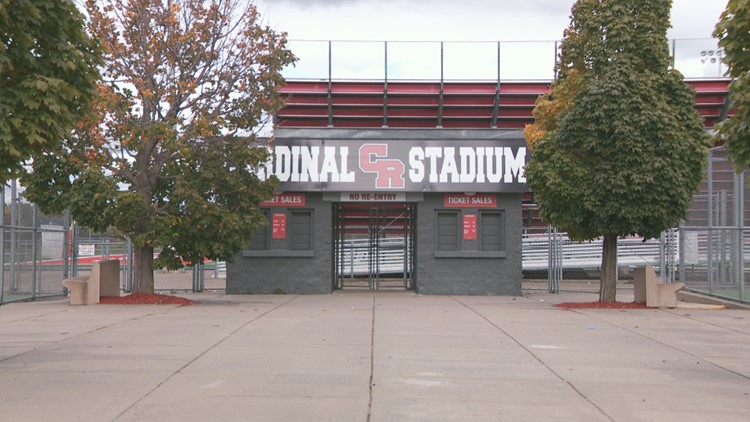 4 weapons recovered outside Coon Rapids Homecoming game; 4 charged