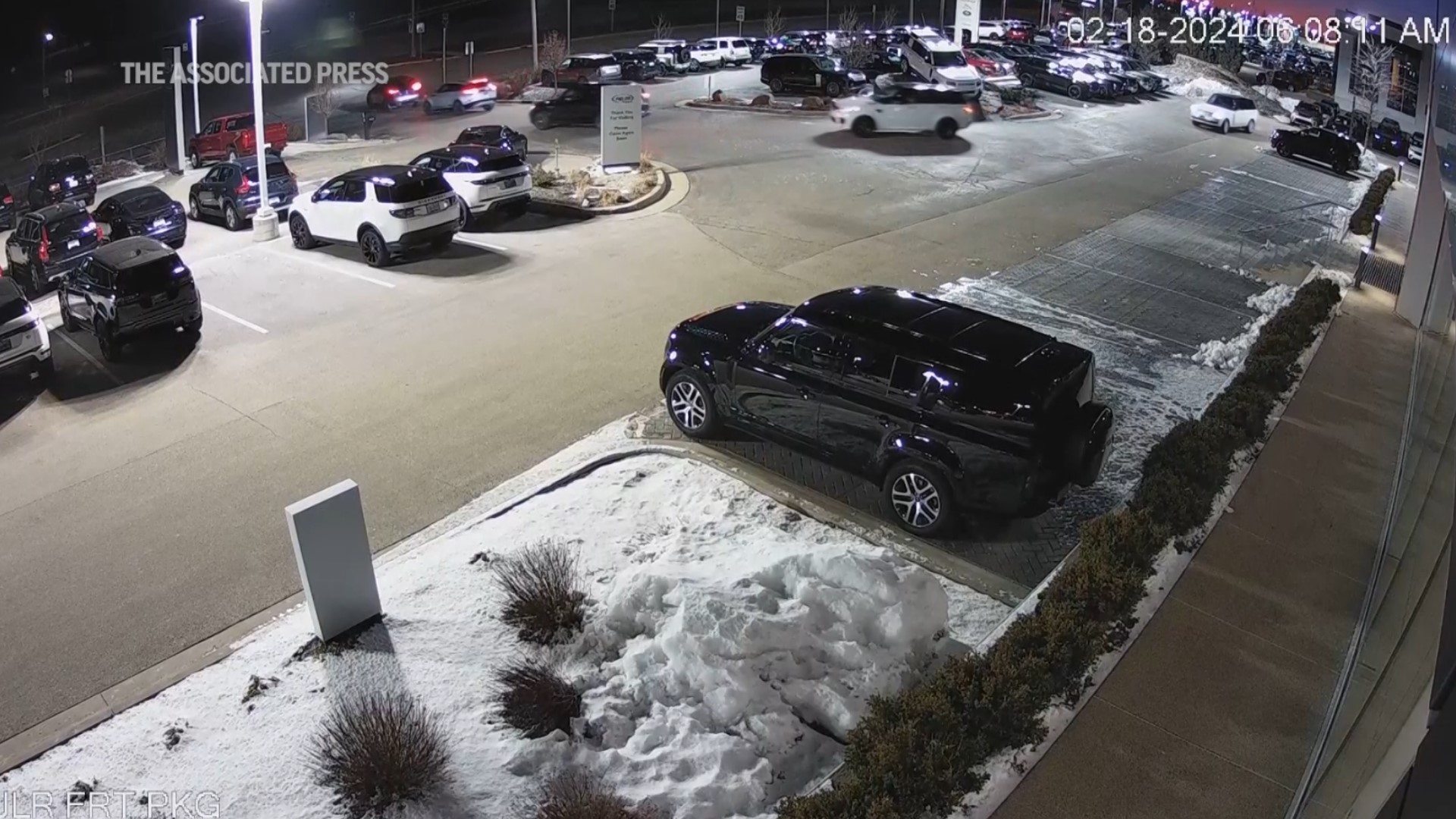 Chicago teens break into Wisconsin luxury dealership