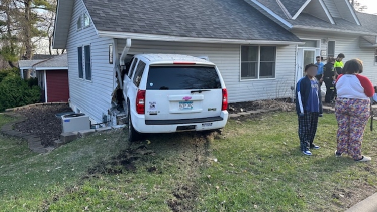 Man injured after teen drives vehicle into Robbinsdale home