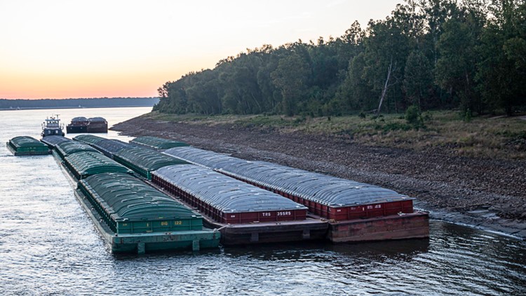 Barges grounded by low water halt Mississippi River traffic