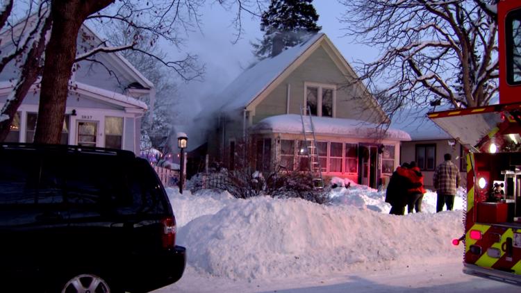 Crews respond to house fire in Minneapolis