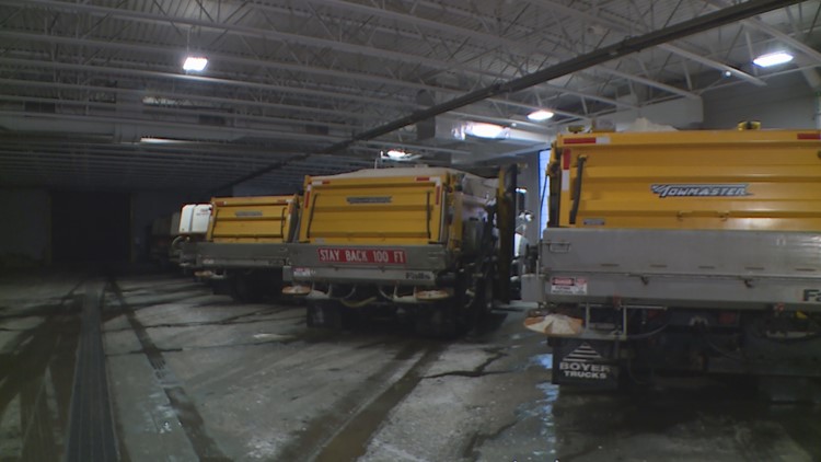 Plow crews near full strength across Twin Cities as snowfall looms