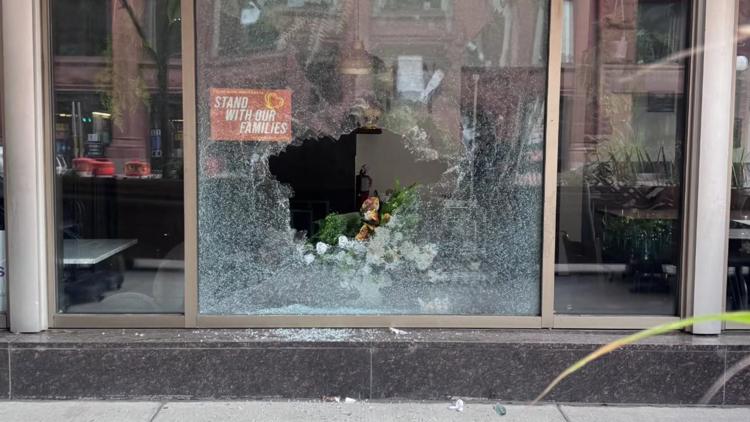 Saint Paul restaurant to remain open during repairs, after its window was smashed in
