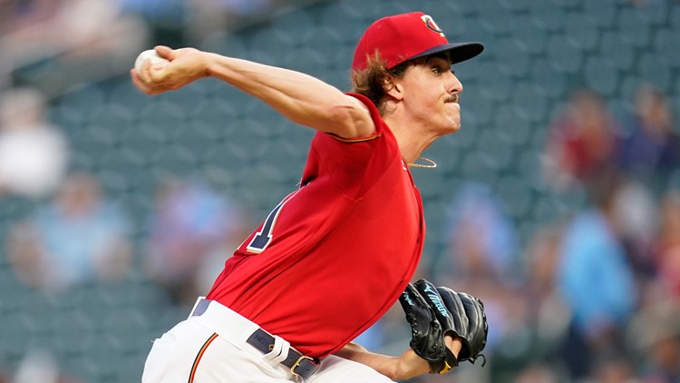 Twins' bid for combo no-hitter ends with 1 out in 9th vs KC