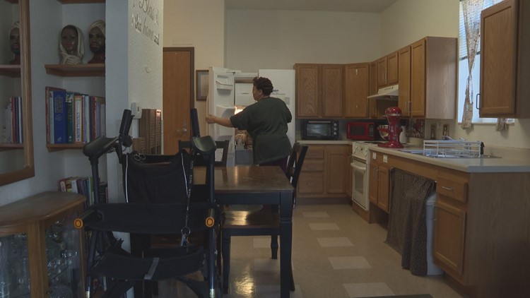Nonprofits send out thousands of meals for Thanksgiving