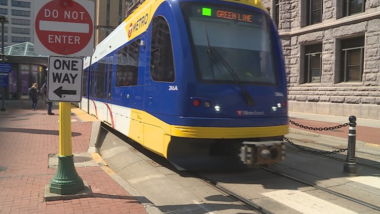 UPDATE: Light Rail back online in downtown MPLS