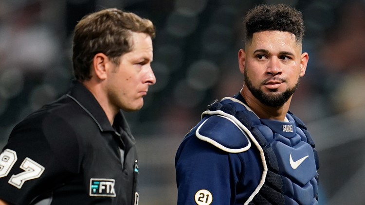 Twins catcher Gary Sanchez awards scholarships to 3 Minnesota students