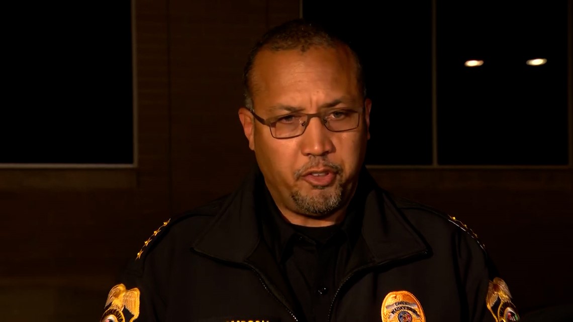 Over 20 injured after SUV speeds into Christmas parade in suburban Milwaukee - Vimarsana News