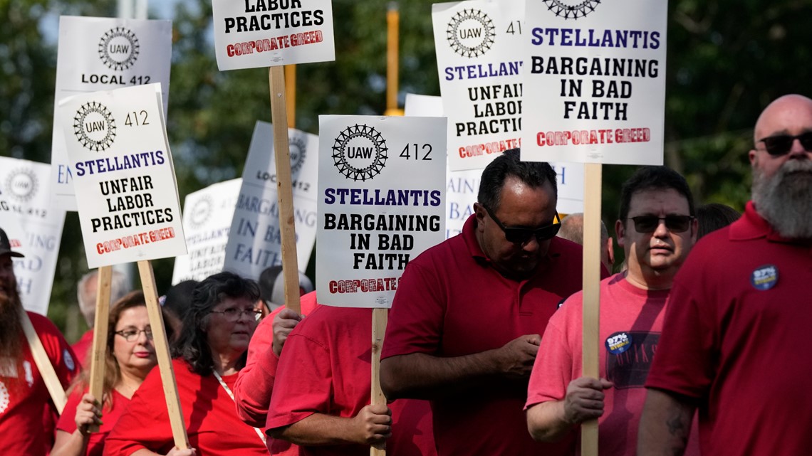 Biden Set To Join UAW Picket Line, Trump To Meet With Autoworkers ...