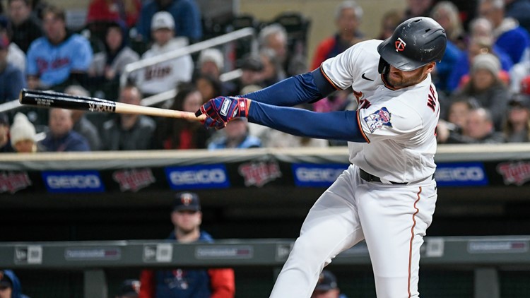 Wallner's 3 RBI help Twins send Sox to 8th straight loss