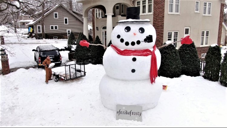 Each year, Minnesotan gifts 20-foot tall snowman to his community; fun ensues